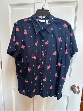 Liz Claiborne Navy Short-Sleeve Button-Down Shirt with Red & White Flag Print